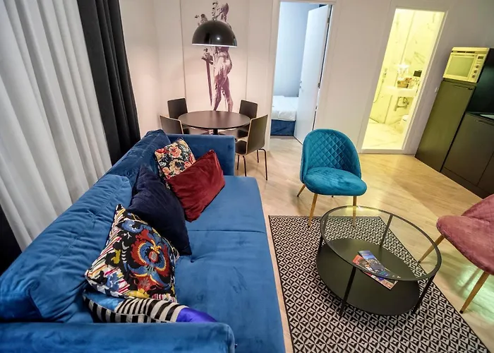 Momo 123 * بلغراد